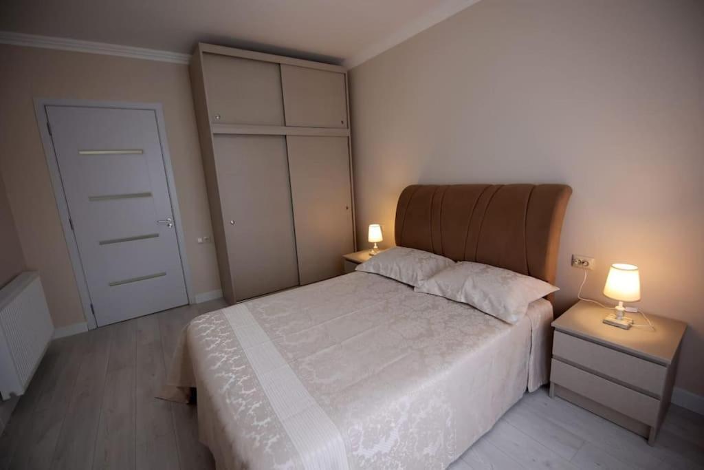 Persona Rooms Zugdidi Esterno foto