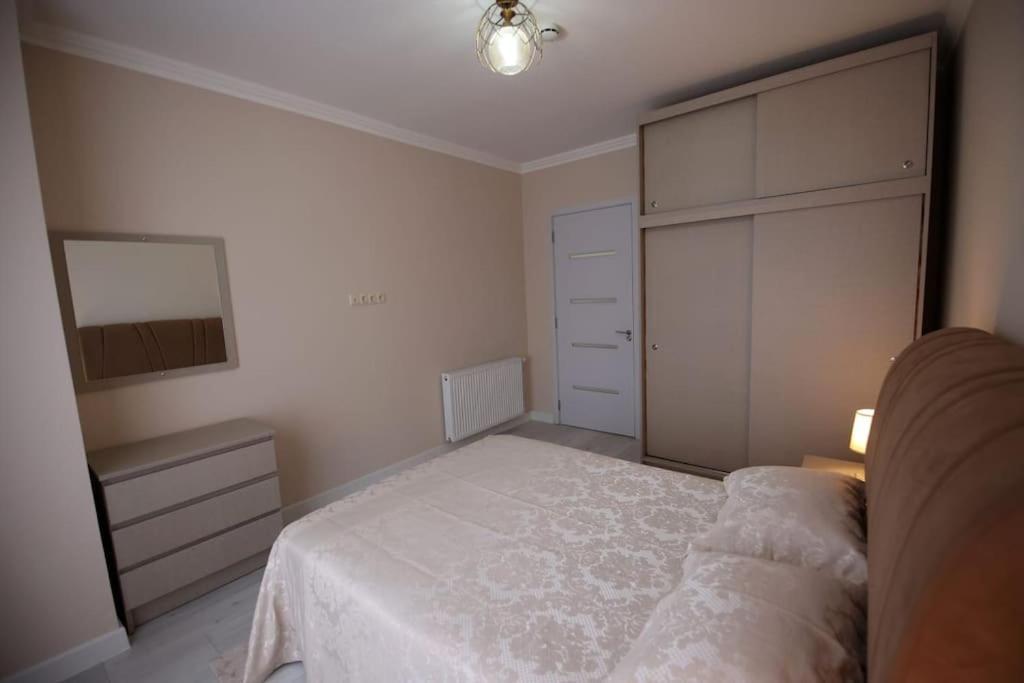 Persona Rooms Zugdidi Esterno foto