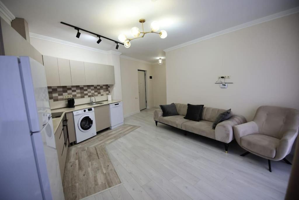 Persona Rooms Zugdidi Esterno foto